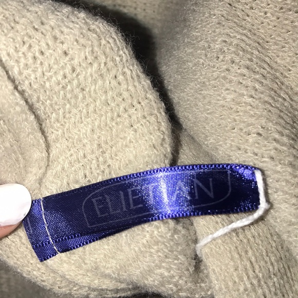 Elietian Poncho - Picture 3 of 3